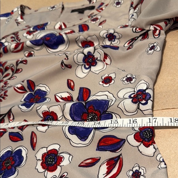 Banana Republic Floral Print Short Sleeve Dress 6 - Picture 10 of 14